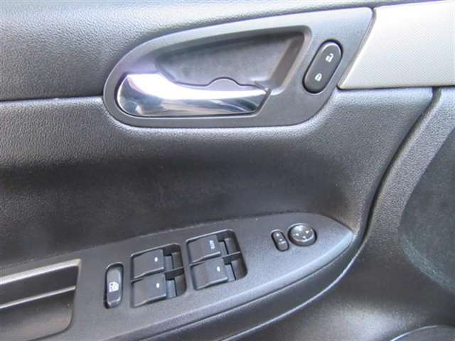 2010 Chevrolet Impala Police 4dr Sedan w/1LS